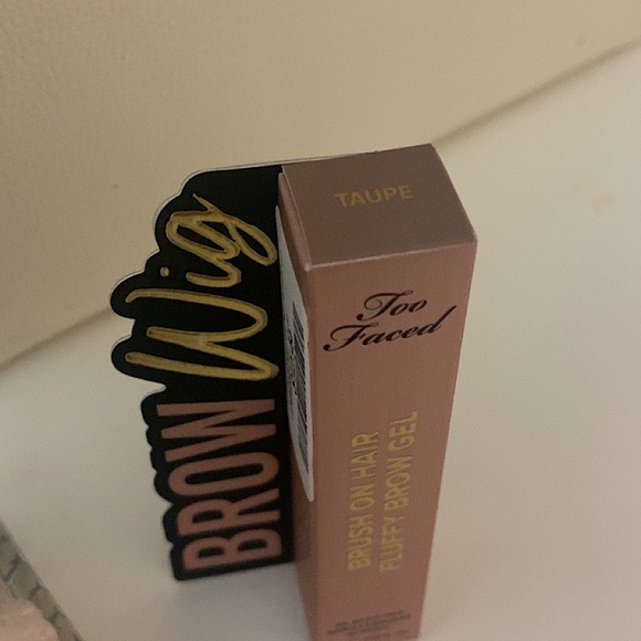 TOO FACED BROW WIG - "Brush on Hair Fluffy Brow Gel" in TAUPE - Picture 2 of 4
